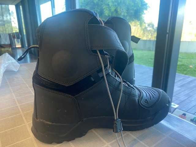 Vendo Botas de Mota Revit Scout H2O