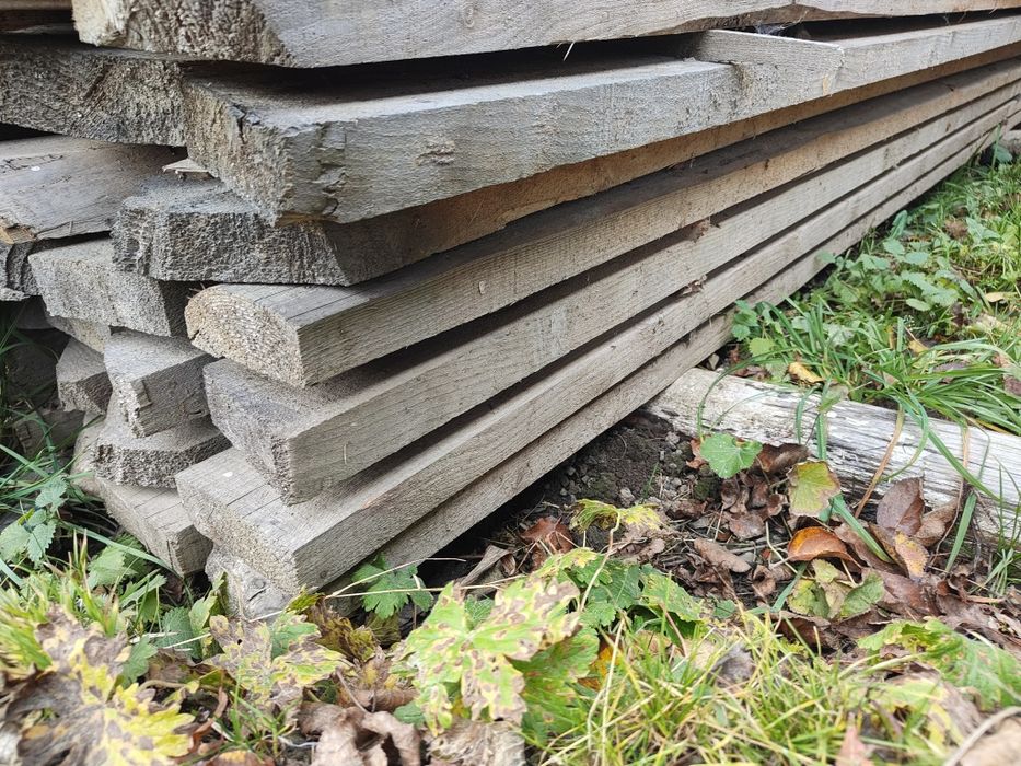 Продам столярну суху смерекову  дошку 50-ка обрізну недорого 6м і 4м.