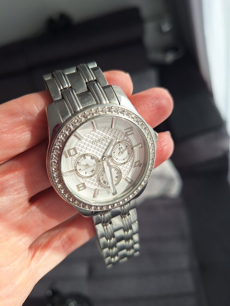 Zegarek Guess srebrny