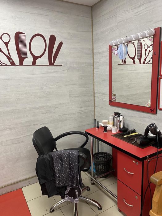 Сдам аренду парикмахеру//маникюр//другая услуга :/