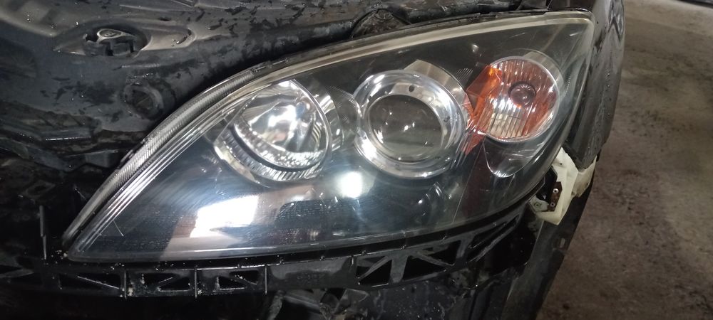Maxda 3 bk фари задні лед led передні
