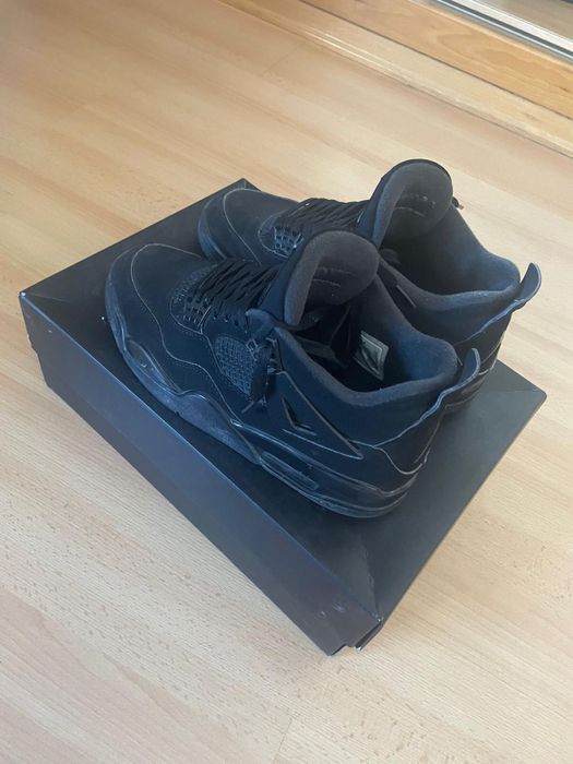 Jordan 4 black cat