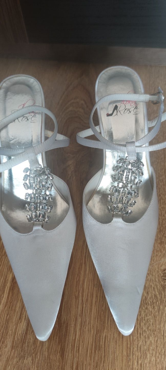 Nowe buty ślubne satynowe białe roz. 37 na obcasie cyrkonie tanio