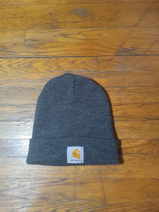 Шапка від Carhartt