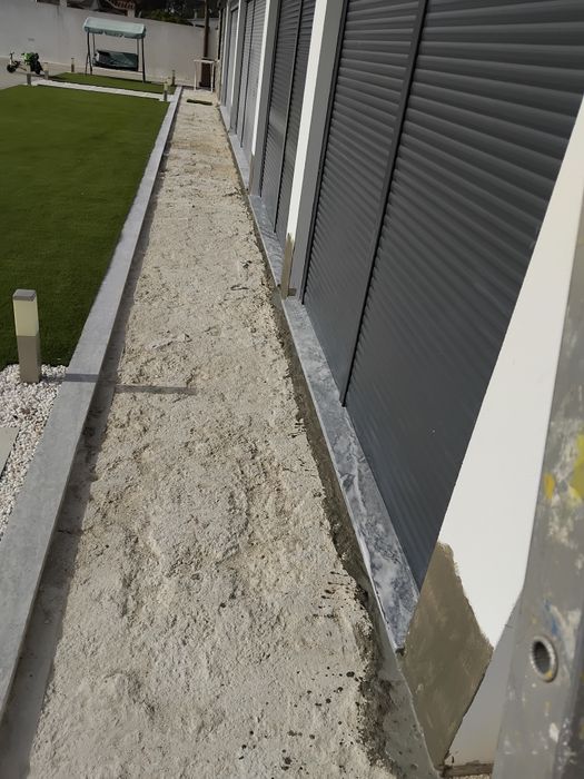 Sou pedreiro aplicador de capoto barador estou desponivel