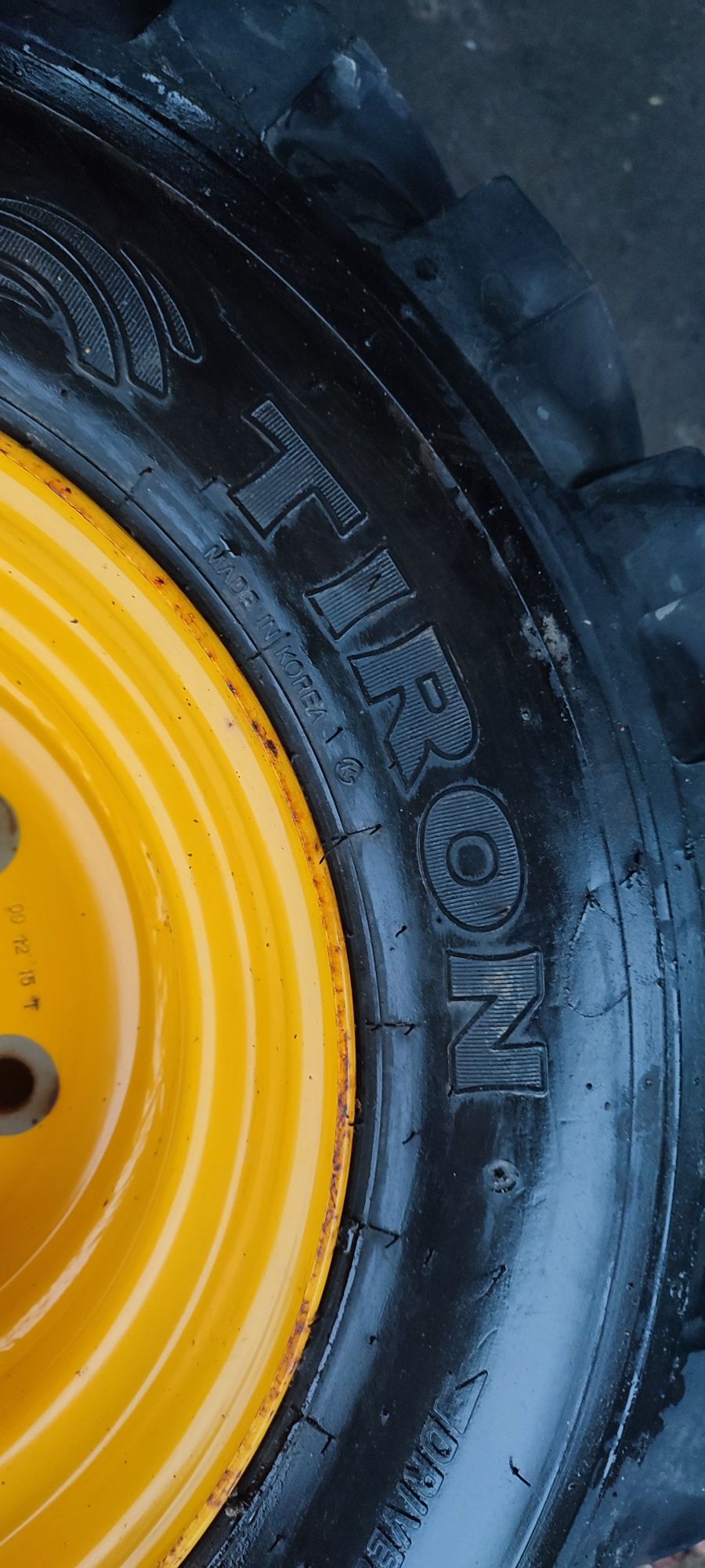 Koła 12-16.5 opony tiron 12pr opony przemysłowe bobcat