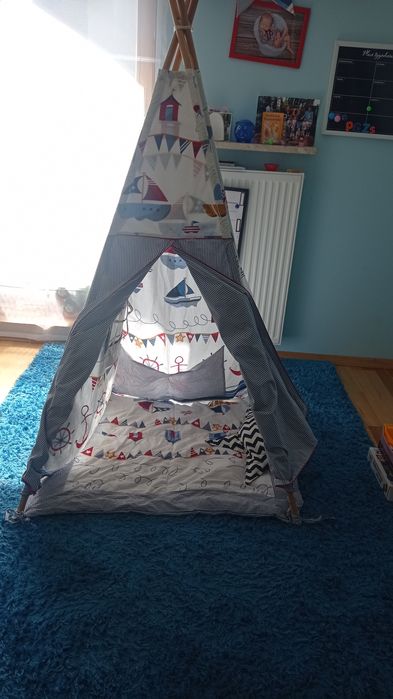 Namiot Tipi do domu i na ogródek z okienkiem i dodatkami.