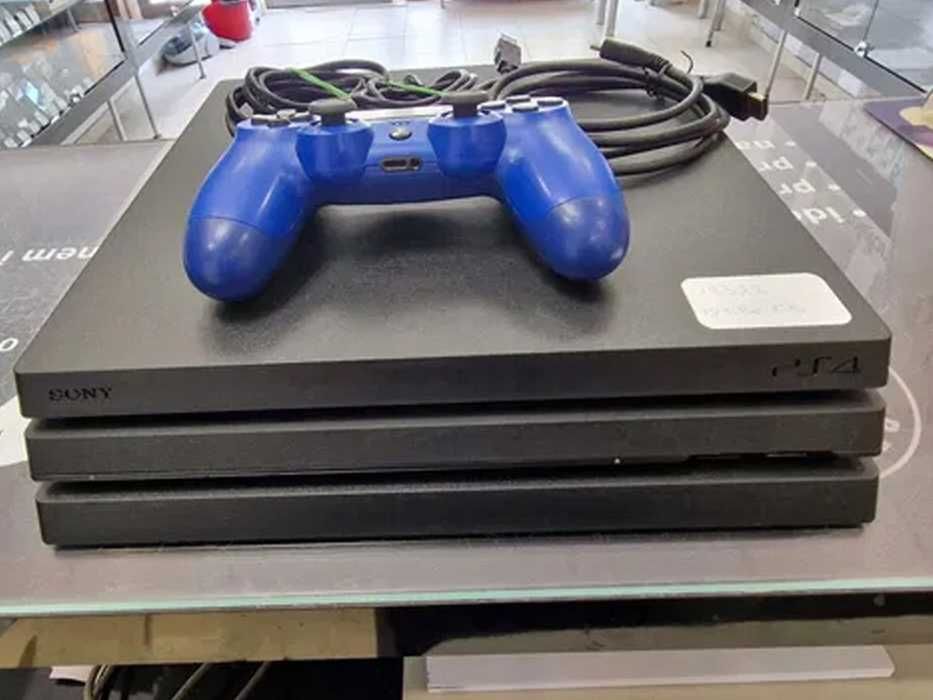 PS4 PRO/ Konsola PlayStation 4 PRO 1TB + pad + okablowanie/ czyszczona