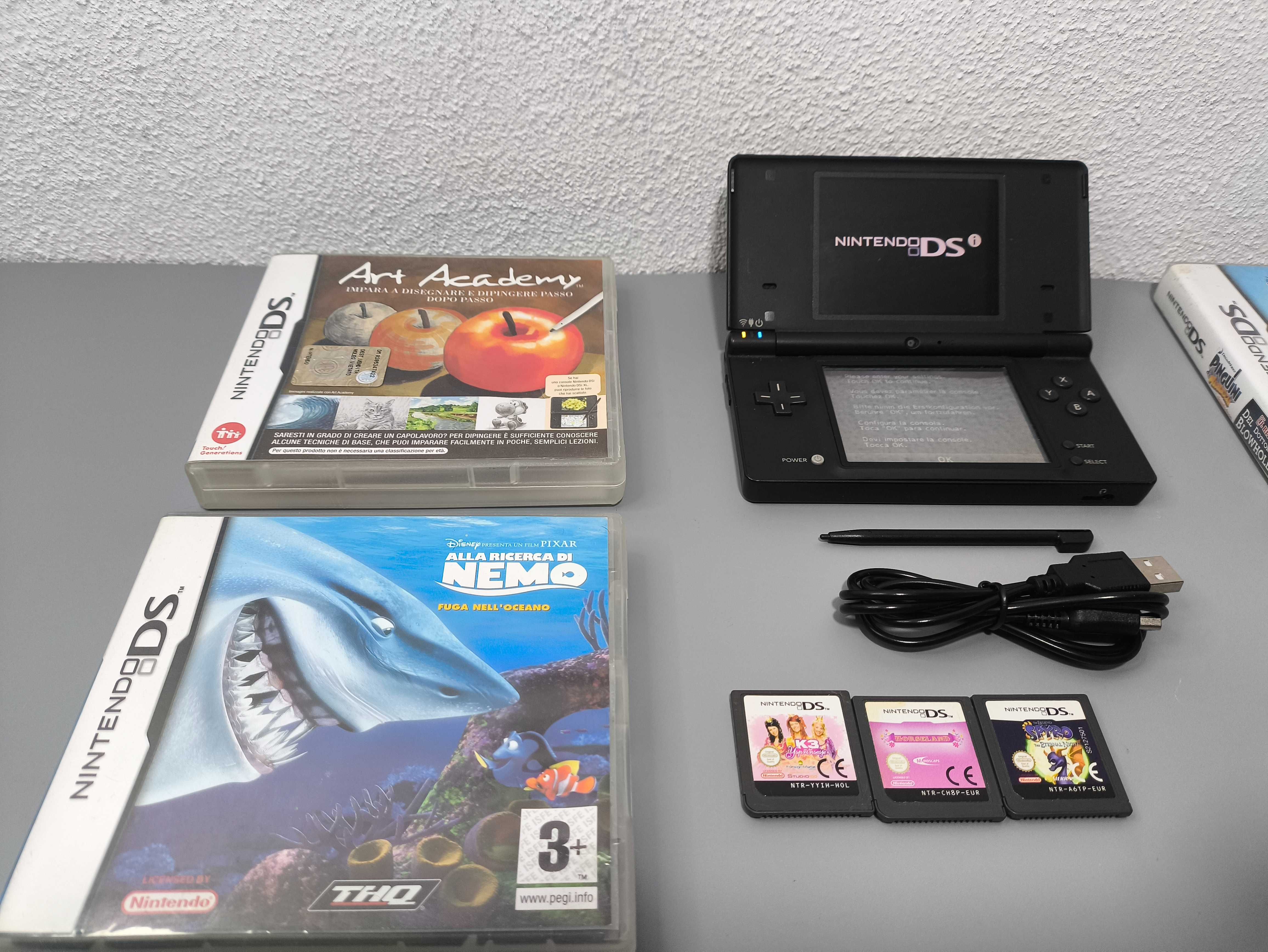 Nintendo DSi + 10 Games