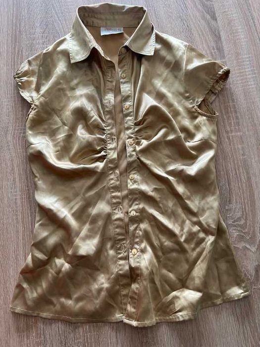 Camisa dourada M