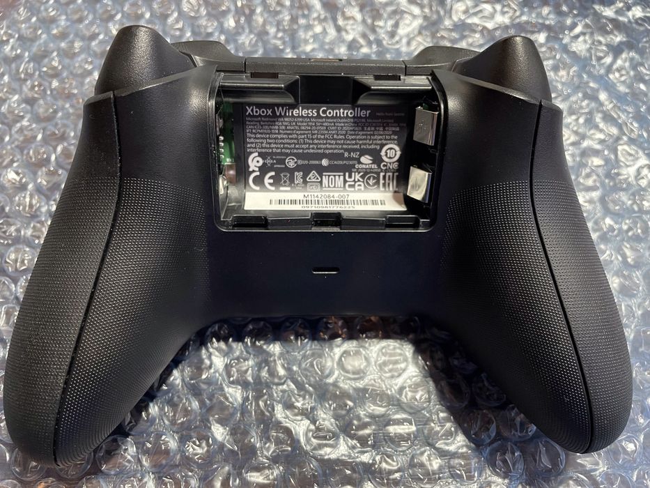 Геймпад Xbox Controller 1914 Carbon Black в гарному стані