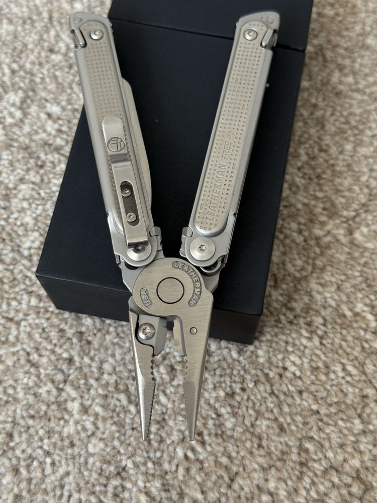 Multi Tool Leatherman Free P2 ручний інструмент