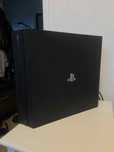 Ps4 Pro 1tb 2 pady 4 gry port ładujacy