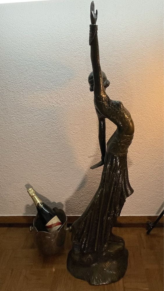 Replica em bronze de original de Demetre Haralamb Chiparus com 126 cm