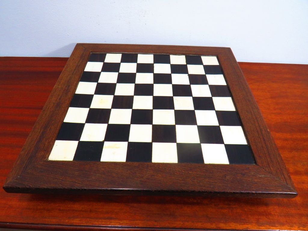 Tabuleiro de xadrez.