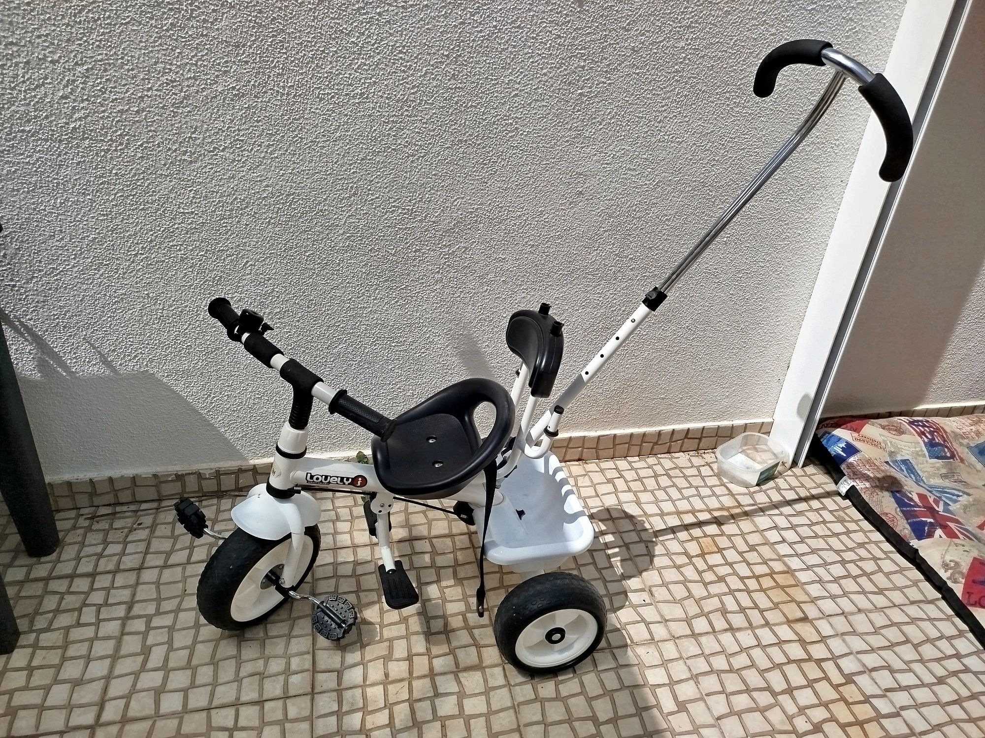Triciclo de criança