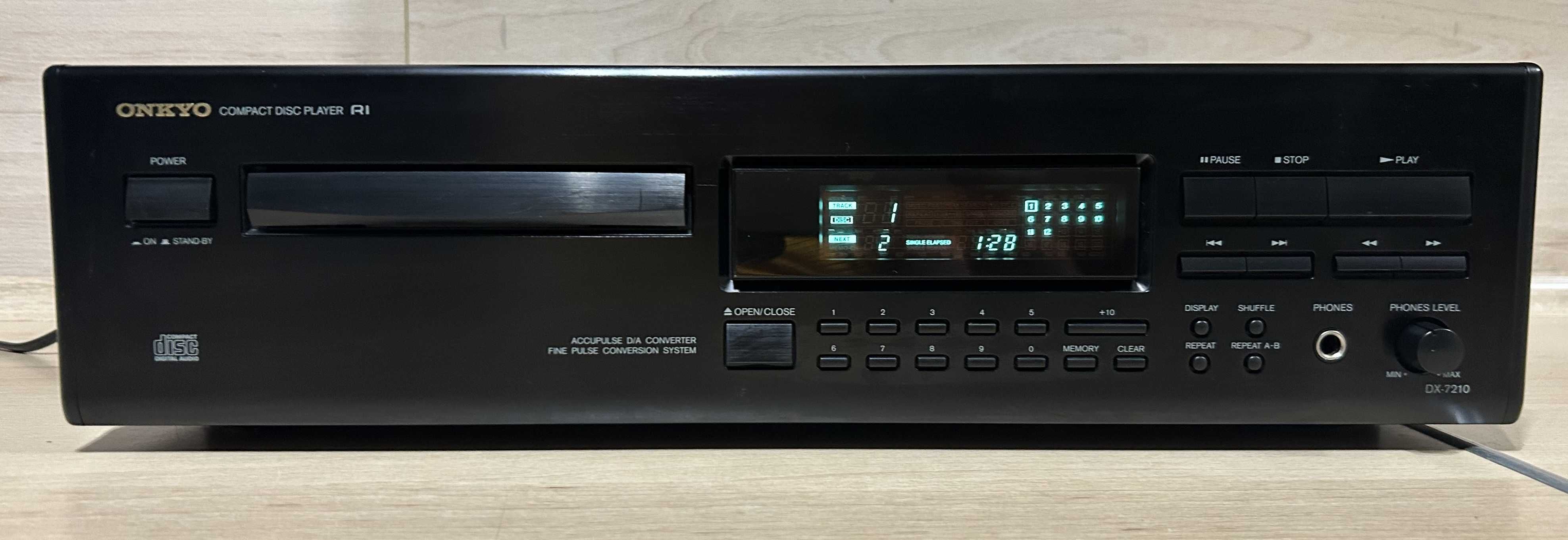 Odtwarzacz CD Onkyo DX-7210