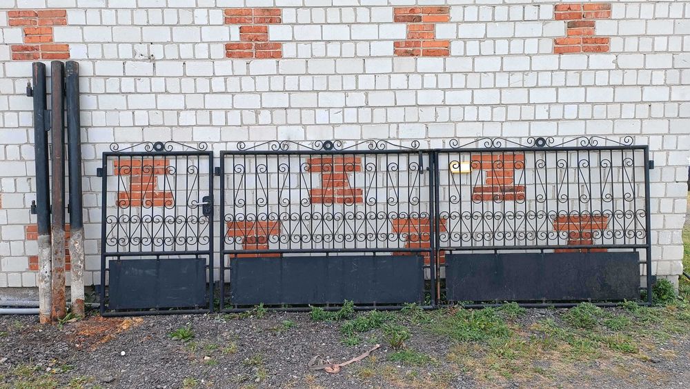 Brama wjazdowa z furtką - czarna