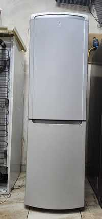 Холодильник Indesit. No-frost
