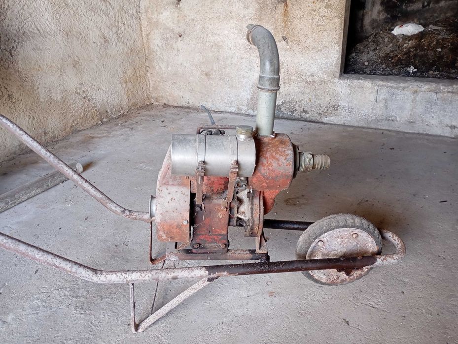 Motor de rega a petróleo
