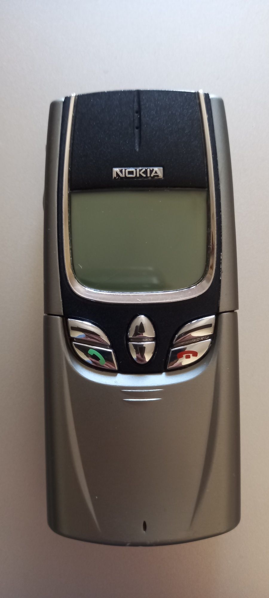Telemóvel Nokia 8850