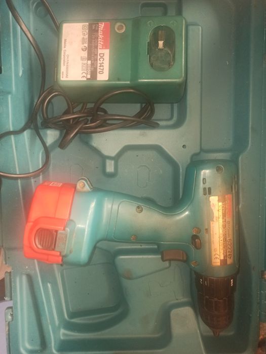 Шуруповерт Makita 6227