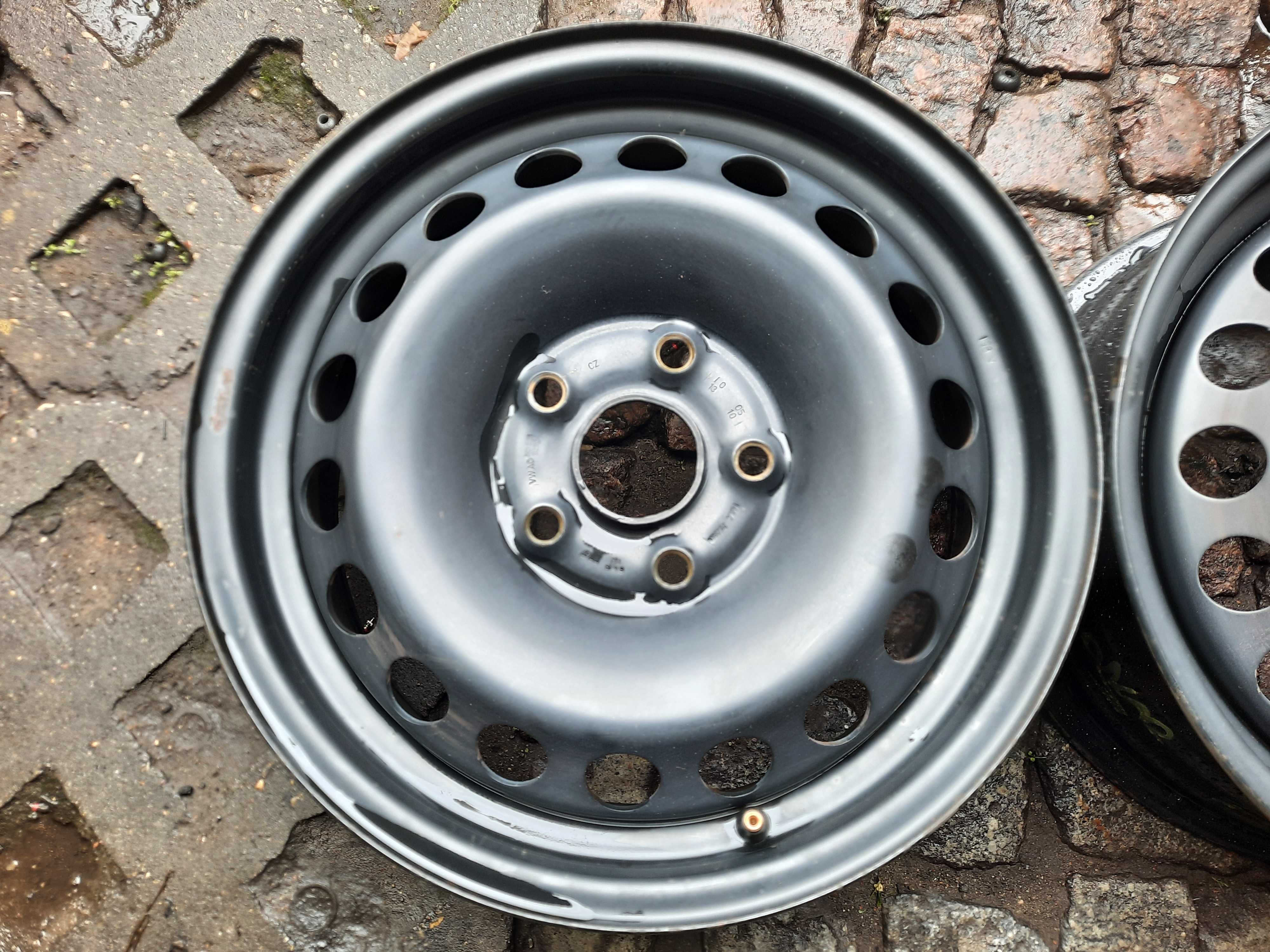 Oryginalna felga stalowa VOLKSWAGEN 15" 5x112x57,1 6J ET 47 VW Golf V