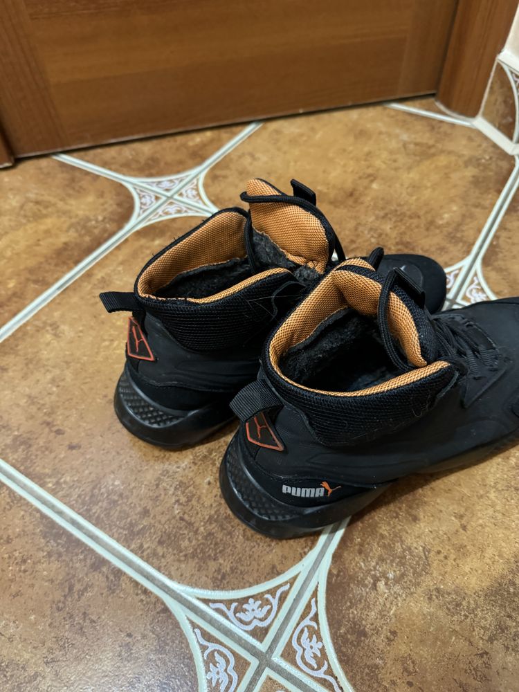 Продається зимове взуття PUMA