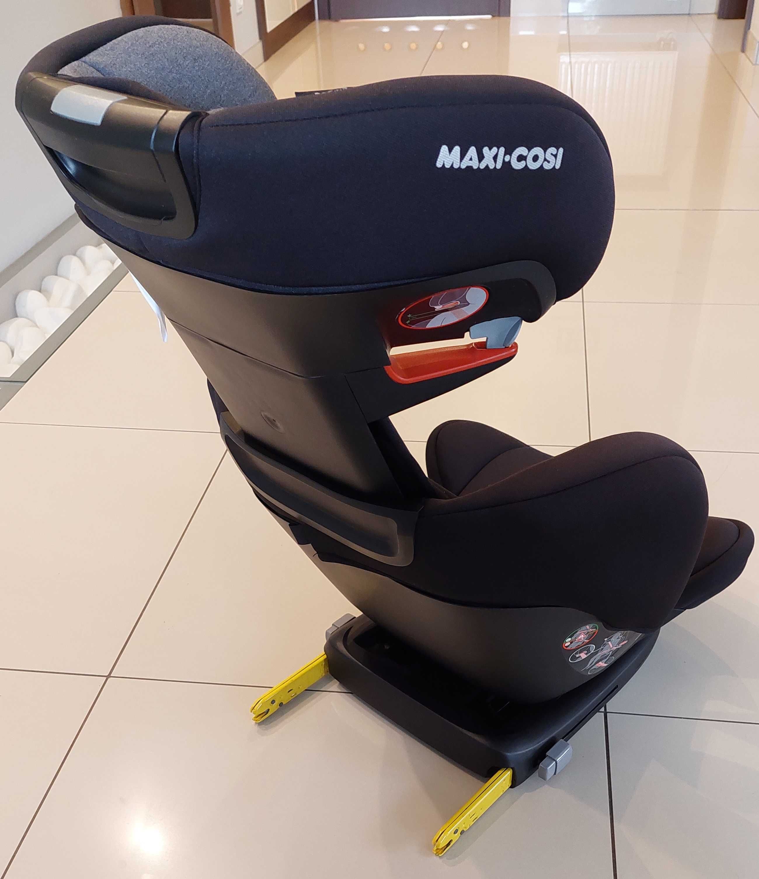 Fotelik Maxi Cosi 15-36 kg czarny z Isofix + mata Prince Lionheart