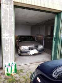 Garagem fechada Mosteirô