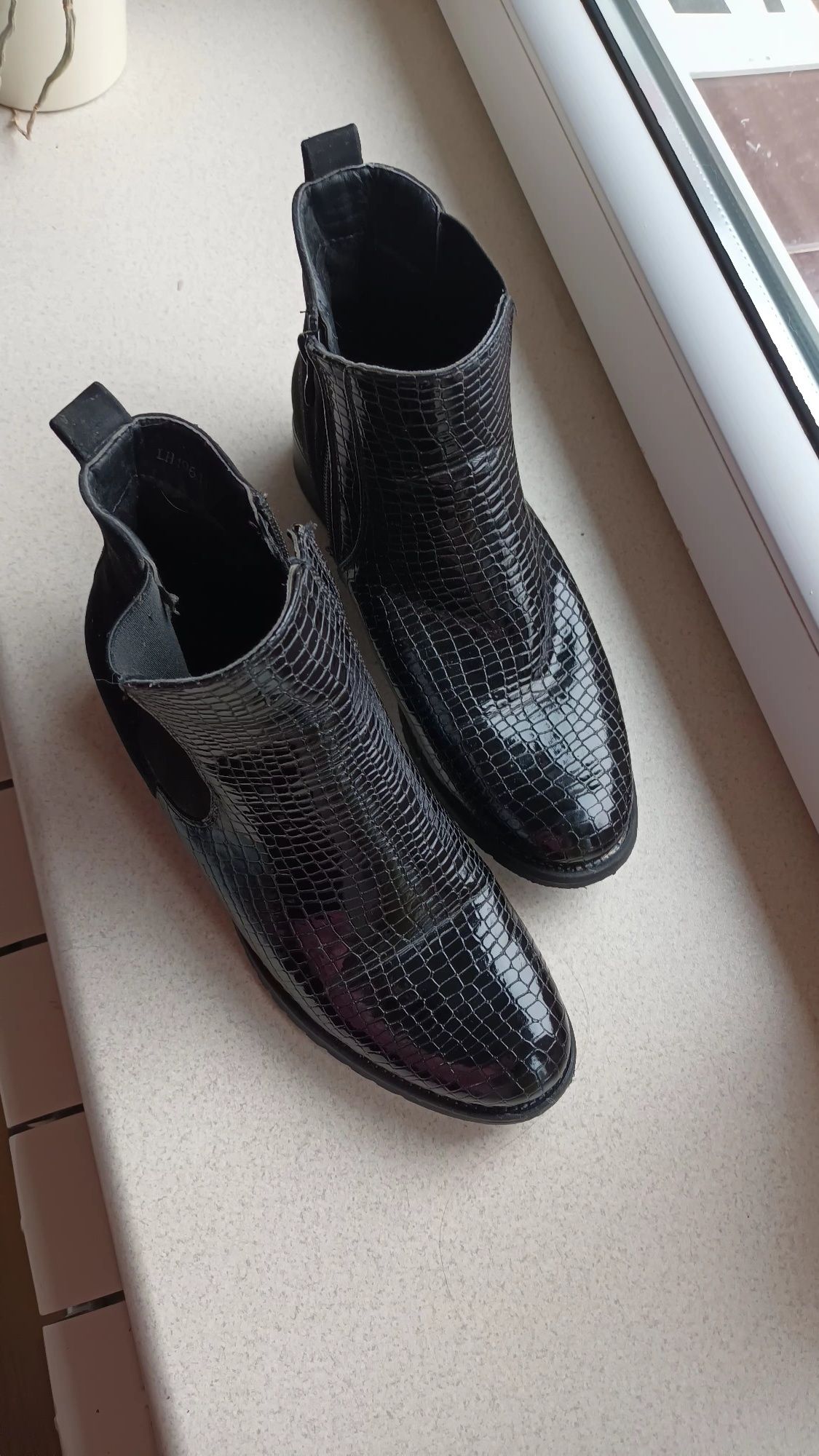 Czarne buty botki