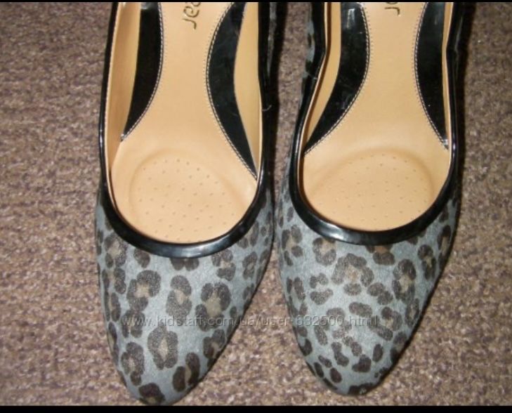 Новые женские туфли Clarks- 41 размер