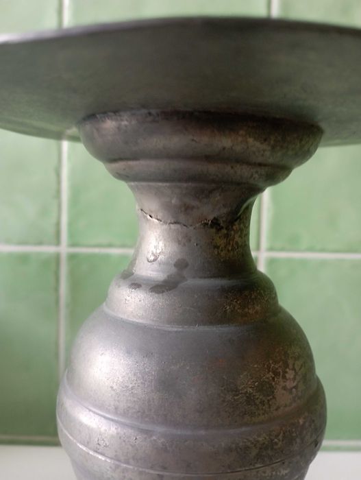 Castiçal antigo em estanho