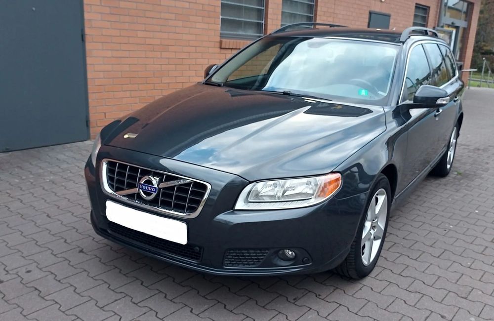 Volvo V70 2010 2.0D Navi Klimatronik PDC El. Klapa Hak Skóra Grz. Fotele
