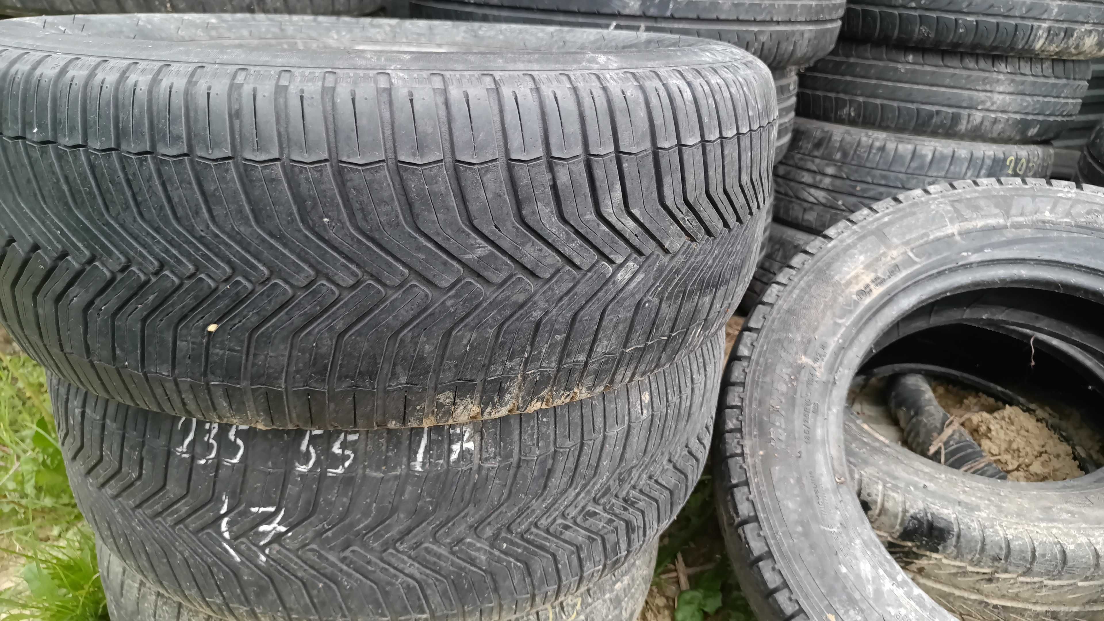 Opony wielosezon 235/55 R17