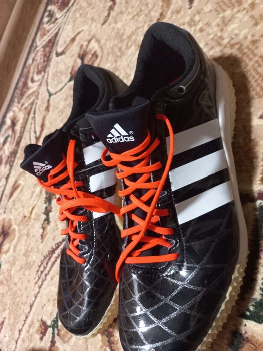 Шипівки для стрибків Adidas