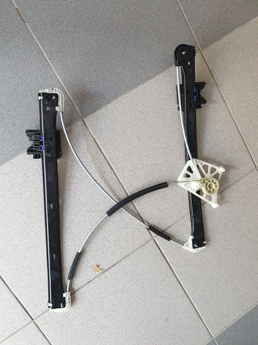 Форточка права передня 4m0845114 і ще інші деталі Audi Q7 4M