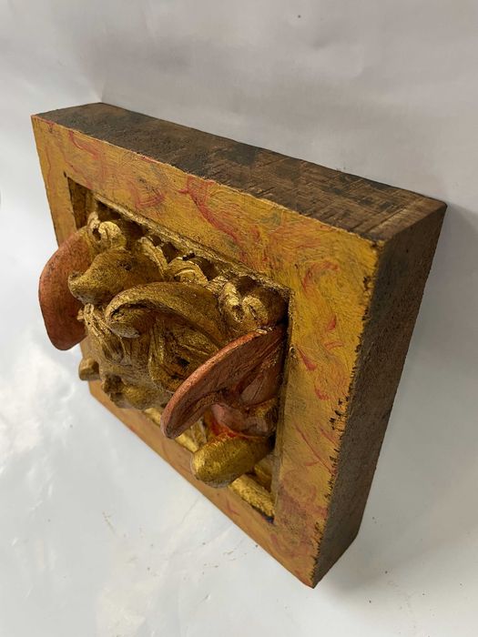 Cara de Anjo com douramento e marmoreado madeira castanho