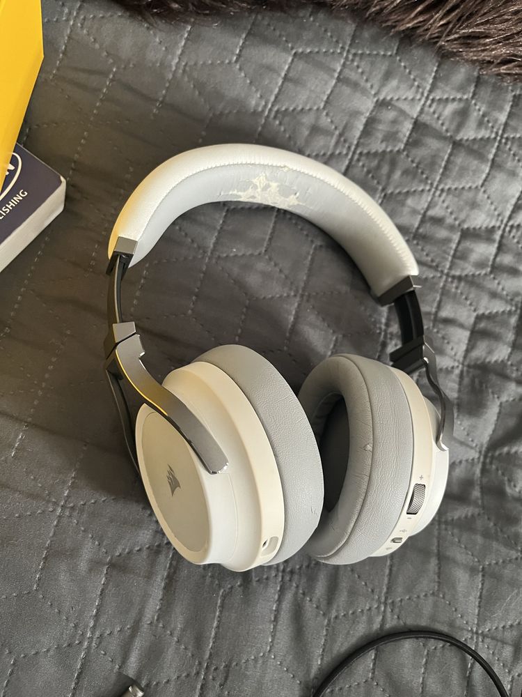 Sluchawki corsair virtuoso rgb wireless white