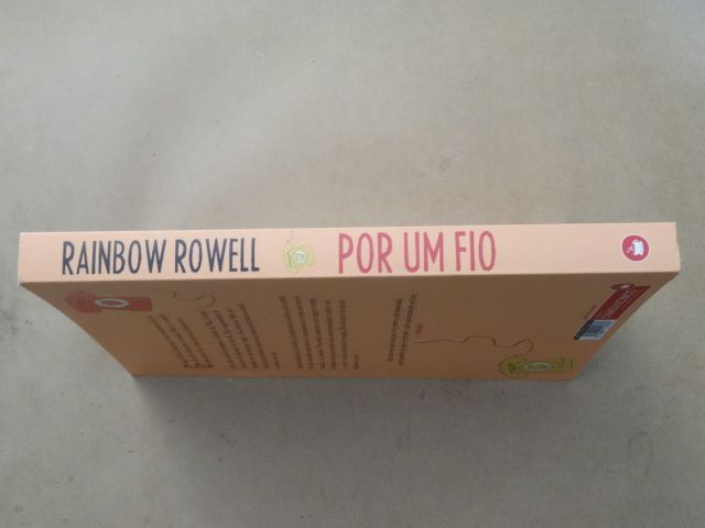 Por um Fio de Rainbow Rowell - 1ª Edição