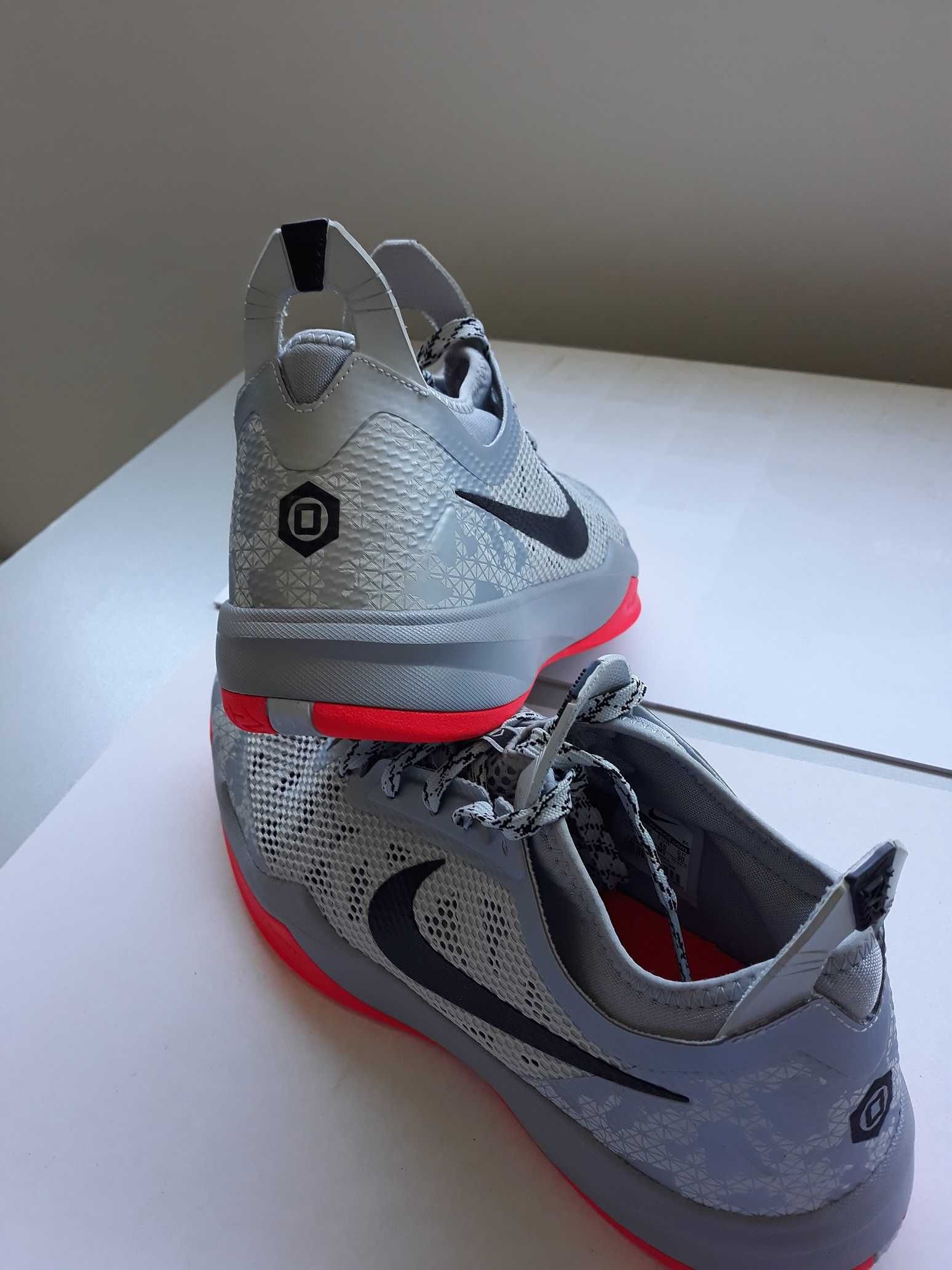 BASKETBALL - Nike Zoom Crusader profissionais para o n.º 46 - NOVAS