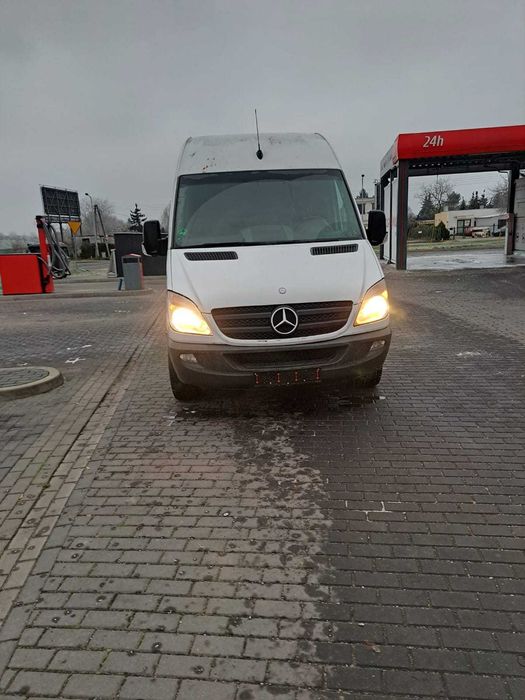 Mercedes Benz.  313 cdi