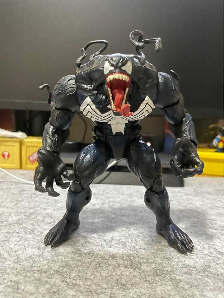 Marvel Legends Monster Venom Figura de Ação