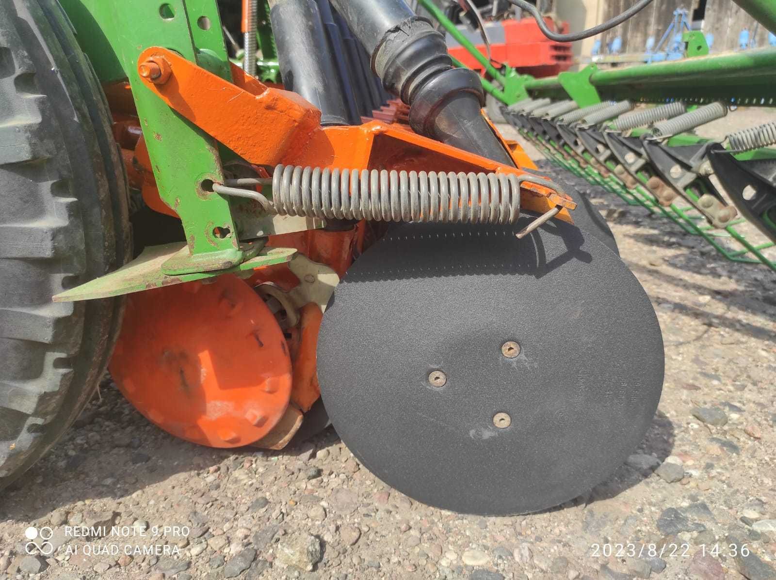 Siewnik zbożowy AMAZONE D9 - 30 Super Talerzowy - 3 m.