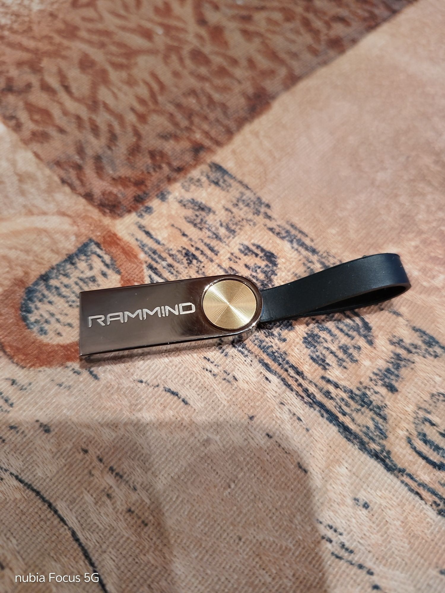 Флеш-накопичувач 16GB