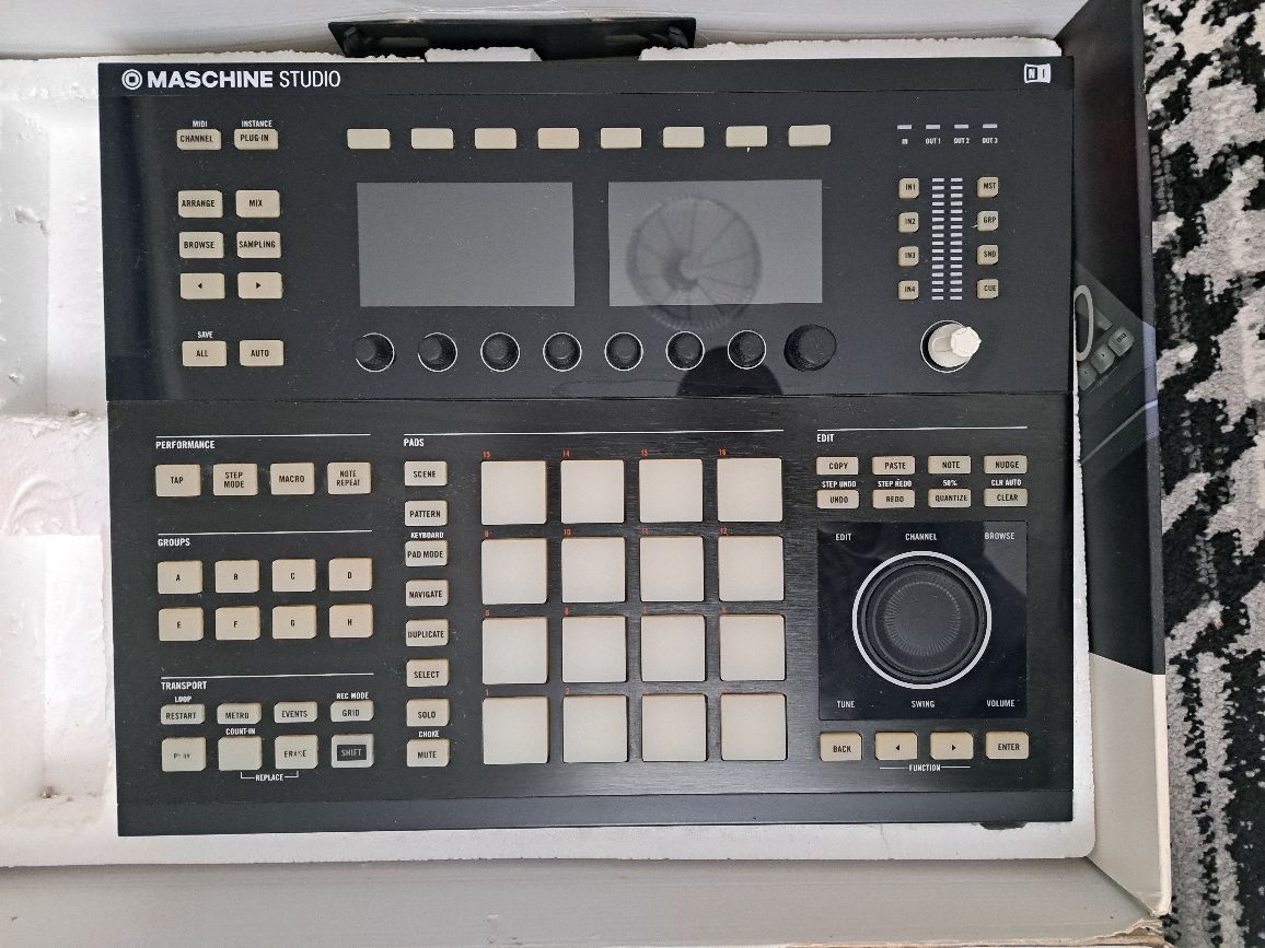 Maschine Studio Black Native Instruments