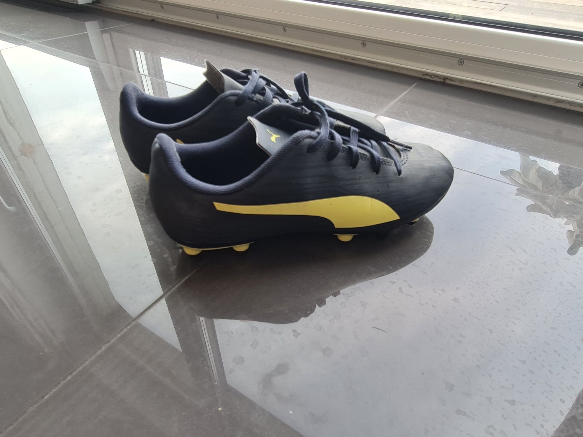 Korki na trawę puma używane rozmiar 33.