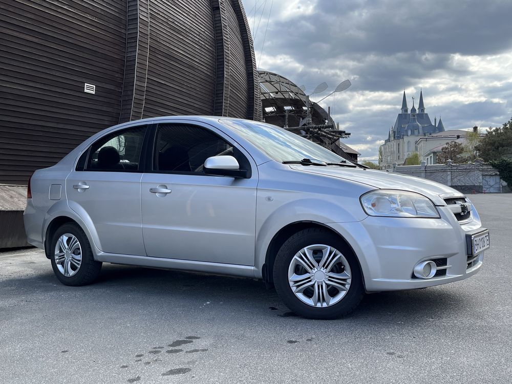 Продам свой Chevrolet aveo Т250 1.6 2008 года ( ТОРГ У КАПОТА )