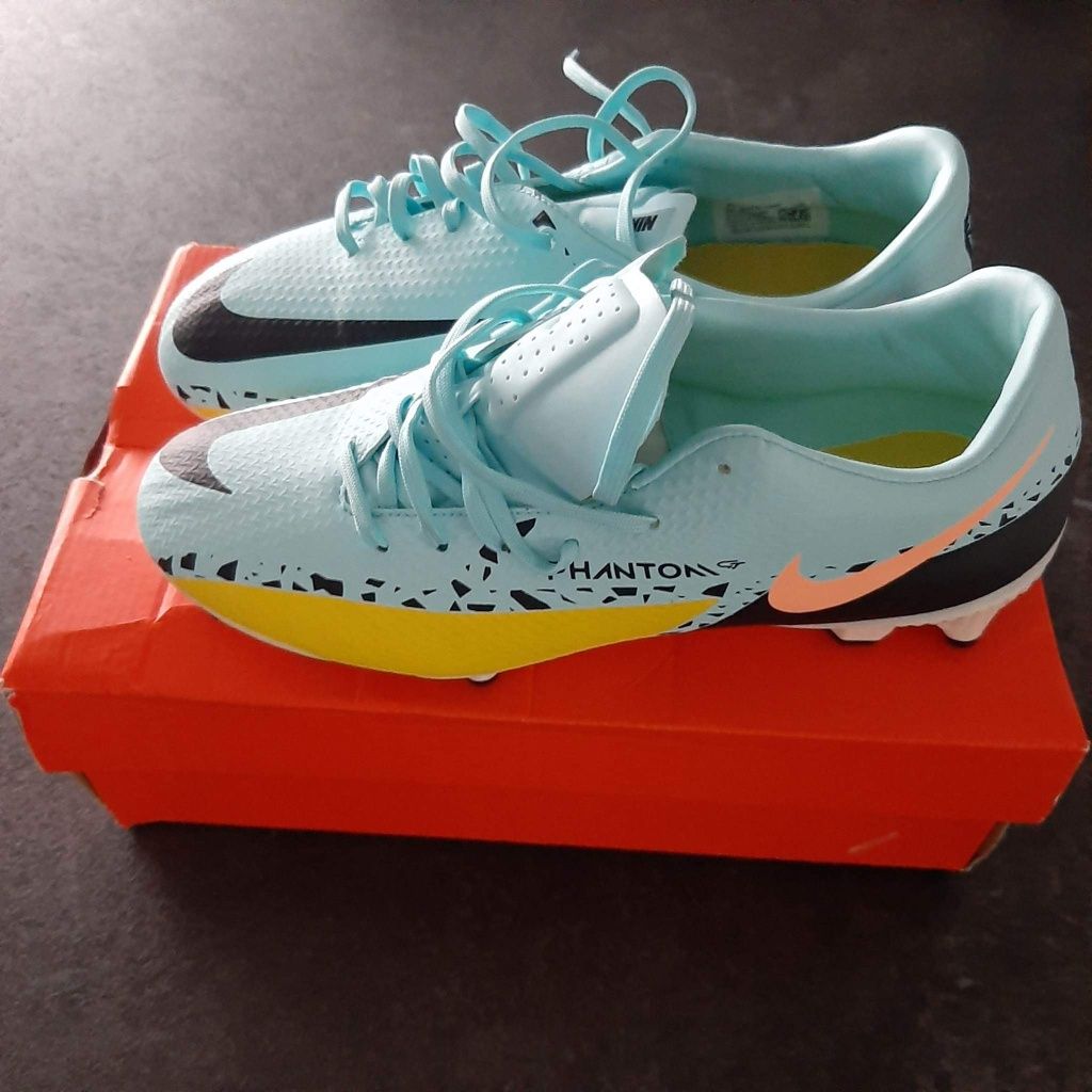 Buty piłkarskie nike korki roz 38.5