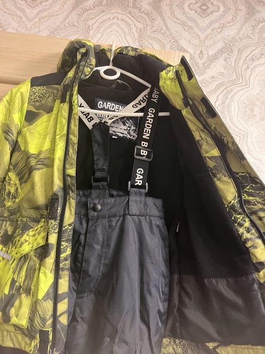Продам дитячий горнолижний теплий костюм.